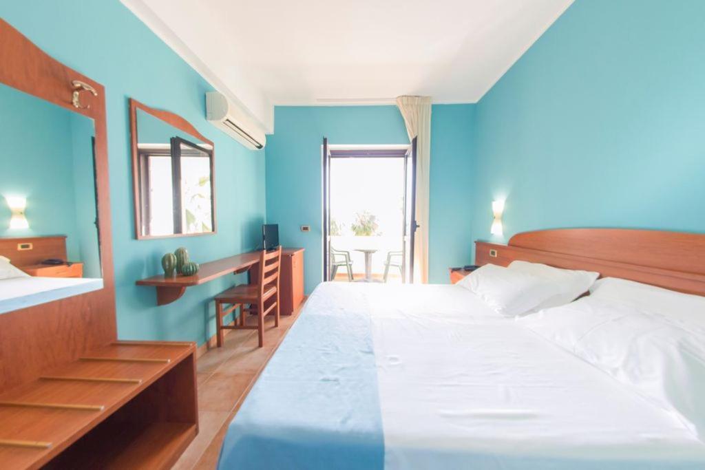 Costa Degli Dei Resort Capo Vaticano Buitenkant foto